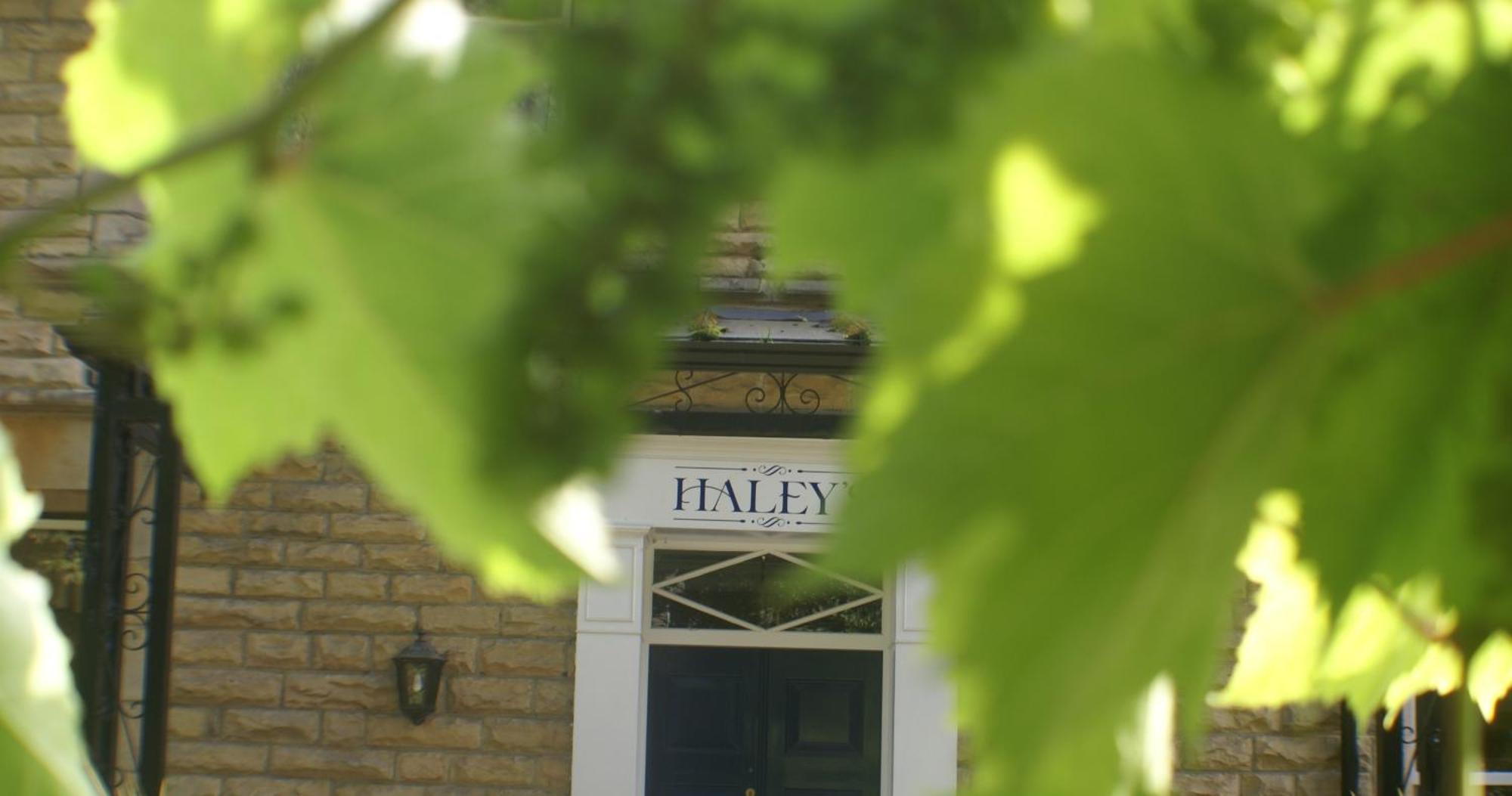 Haley'S Hotel ลีดส์ ภายนอก รูปภาพ
