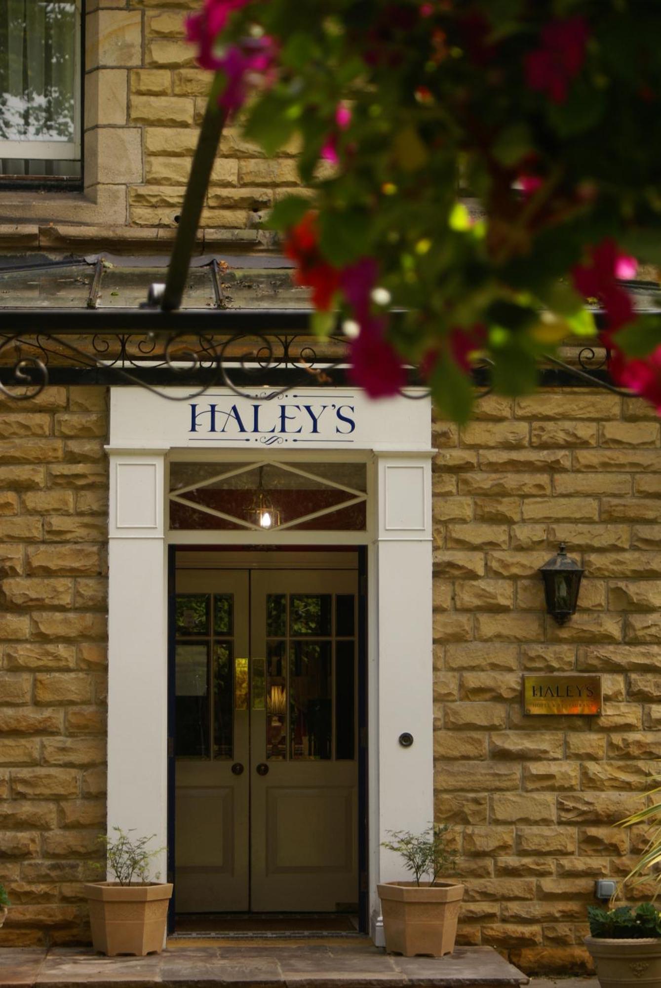 Haley'S Hotel ลีดส์ ภายนอก รูปภาพ